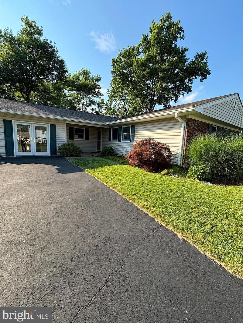 13221 Parson Ln, Fairfax, VA 22033