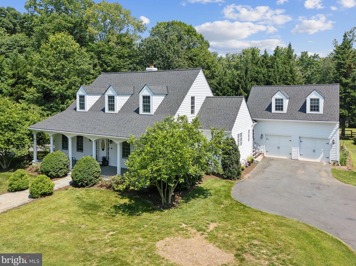 11200 Beach Mill Rd, Great Falls, VA 22066