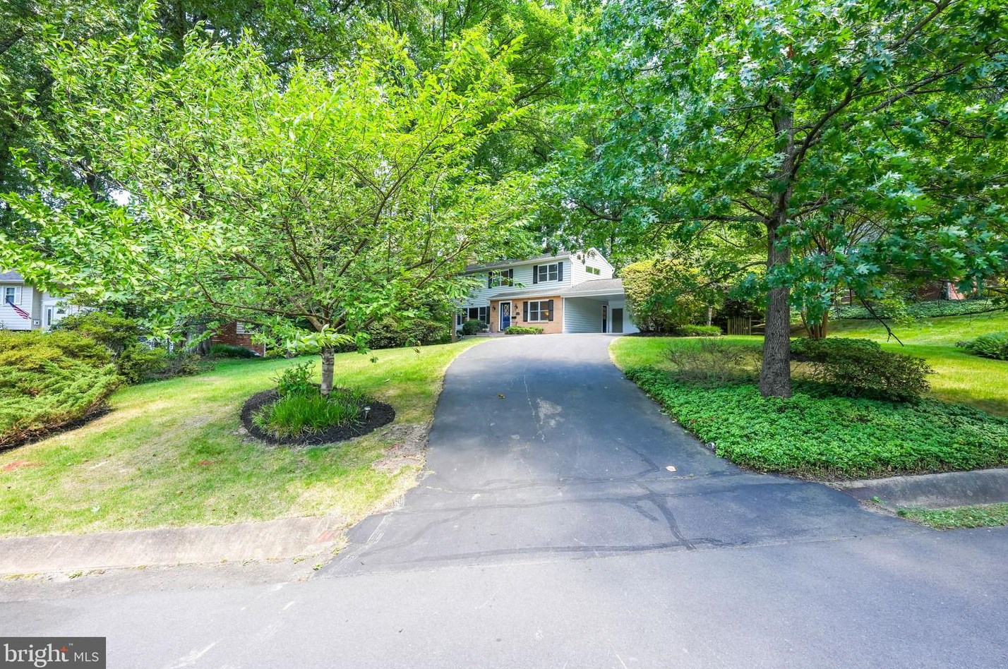 9120 Santayana Dr, Fairfax, VA 22031-3062