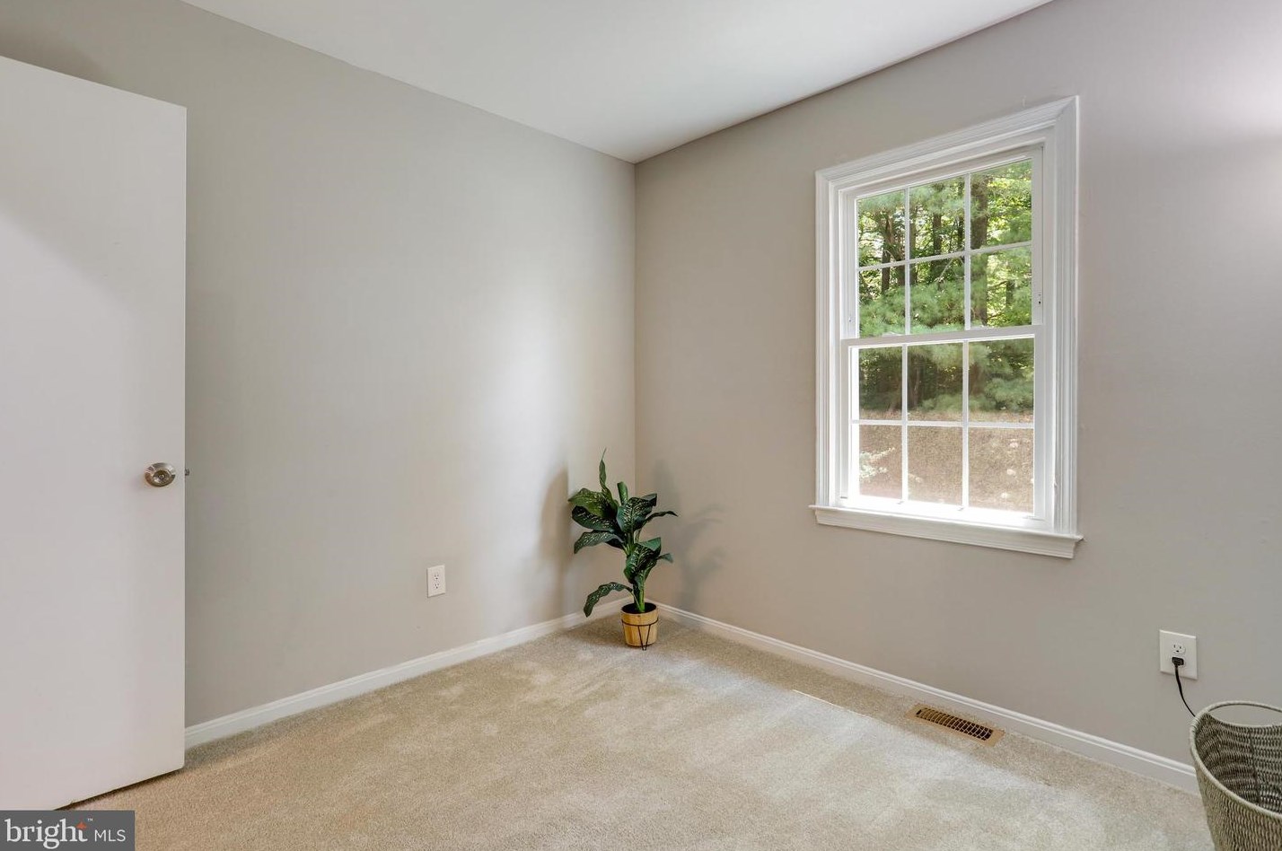 7919 Treeside Ct, Springfield VA  22152-3441 exterior