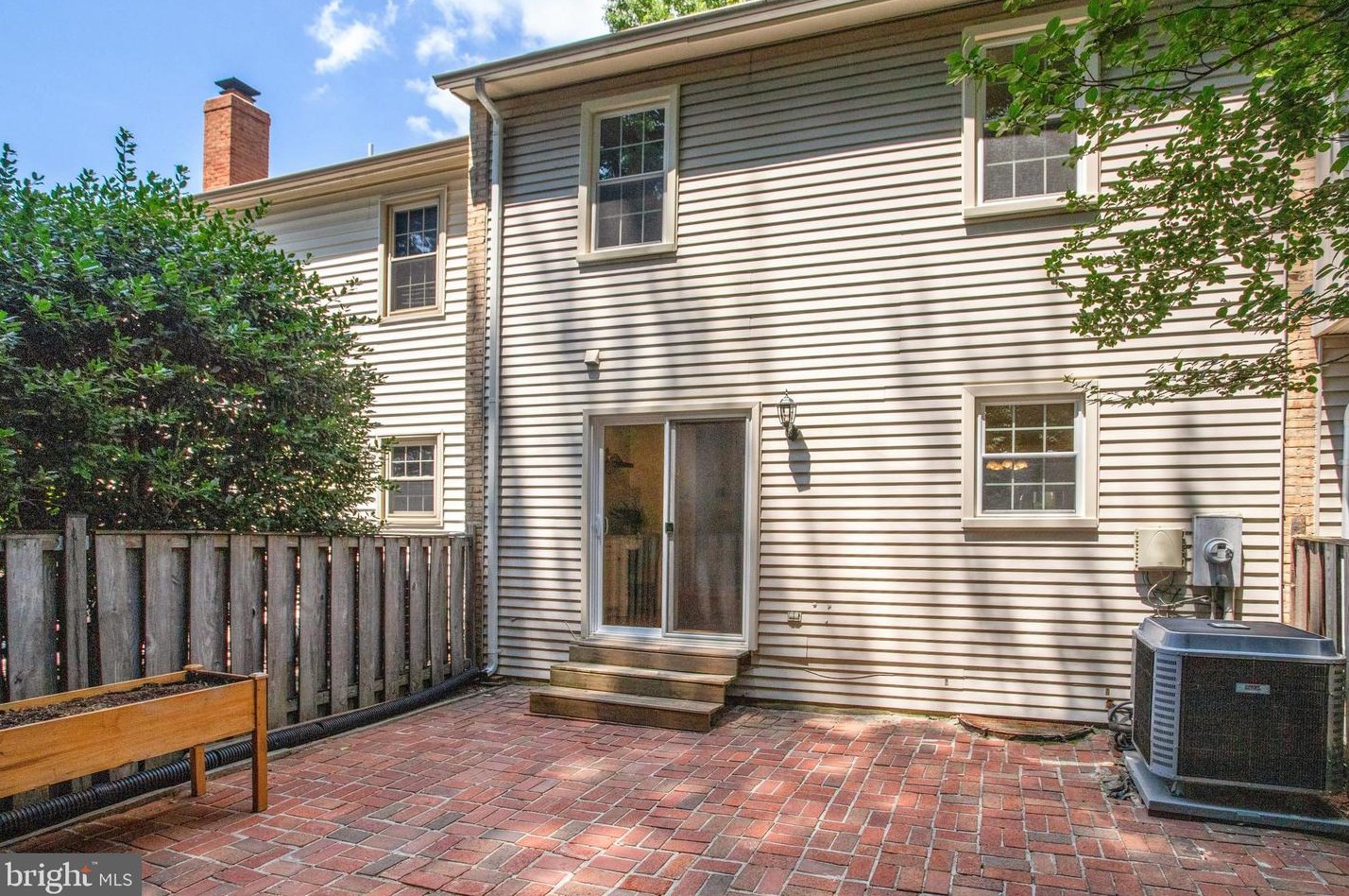 7919 Treeside Ct, Springfield VA  22152-3441 exterior