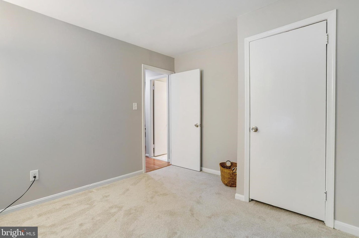 7919 Treeside Ct, Springfield VA  22152-3441 exterior