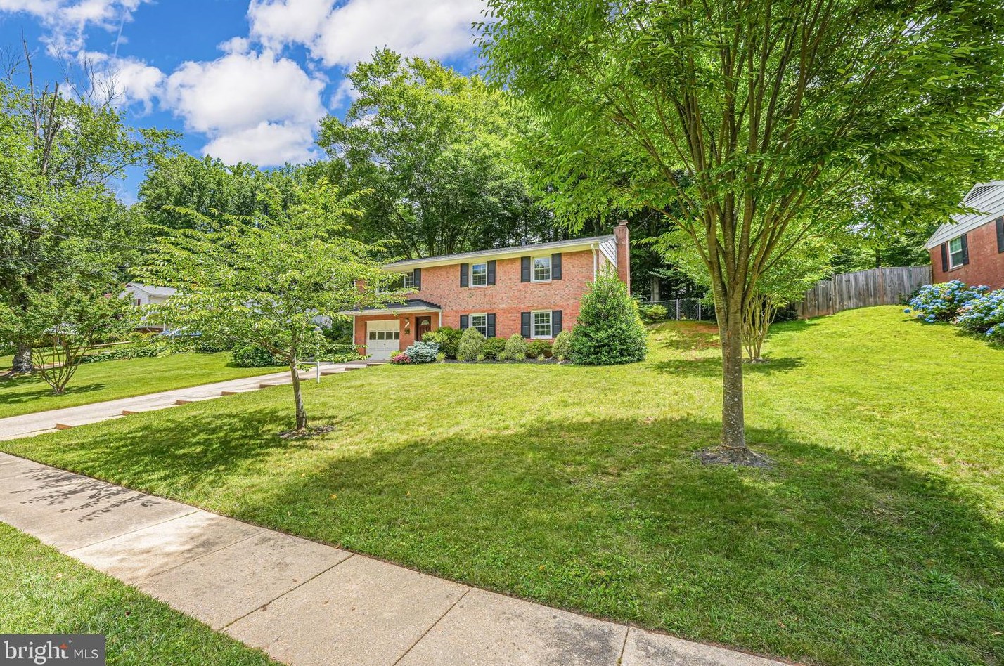 4721 Springbrook Dr, Annandale, VA 22003