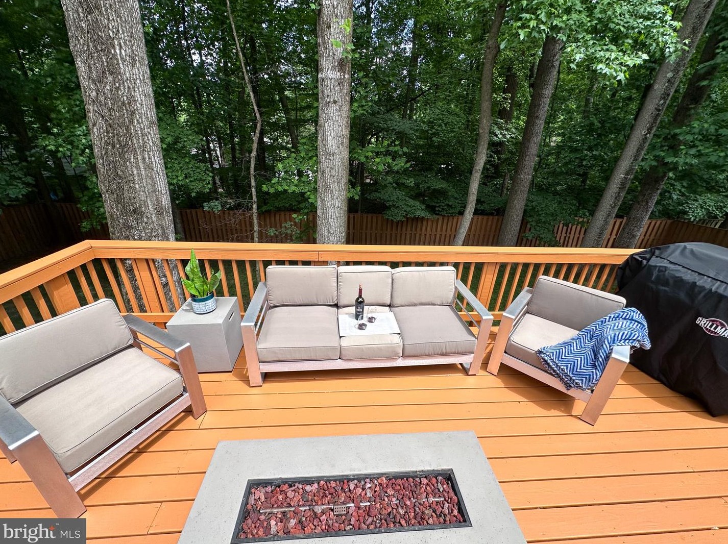 6507 Koziara Dr, Springfield VA  22015-4128 exterior