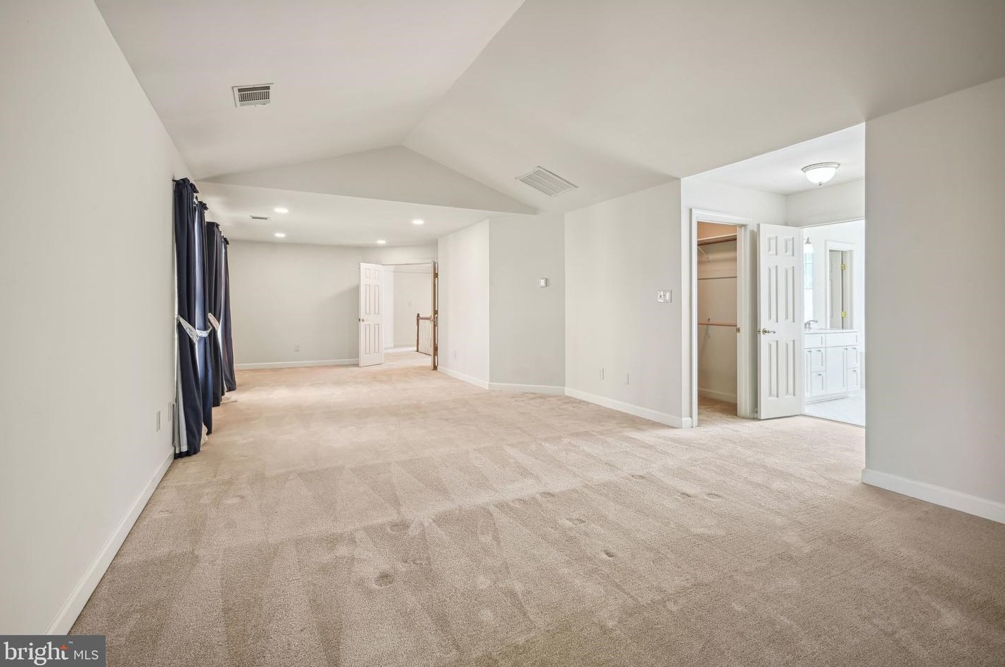 5800 Magnolia Ln, Falls Church VA  22041-1661 exterior