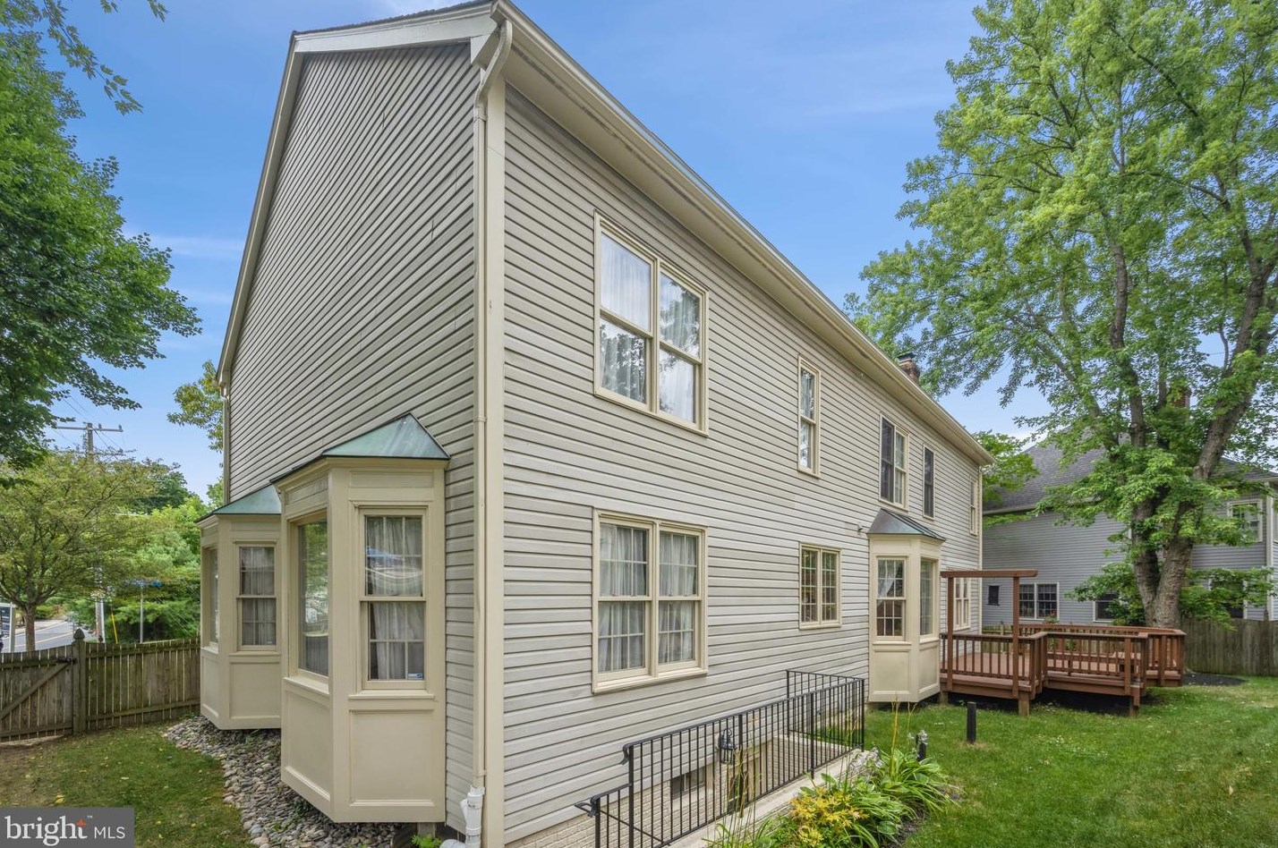 5800 Magnolia Ln, Falls Church VA  22041-1661 exterior