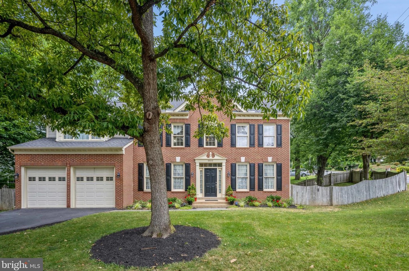 5800 Magnolia Ln, Falls Church VA  22041-1661 exterior