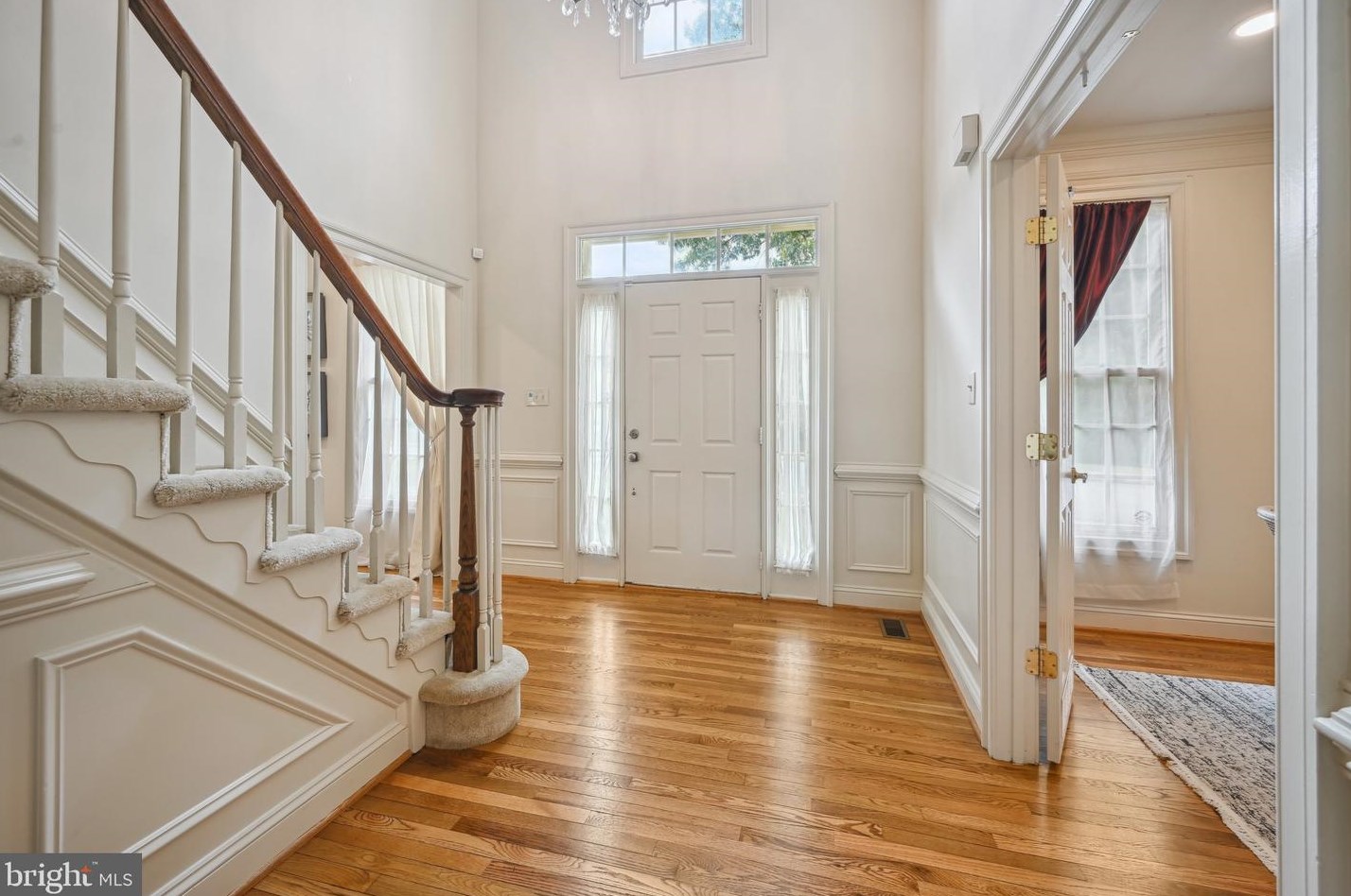 5800 Magnolia Ln, Falls Church VA  22041-1661 exterior