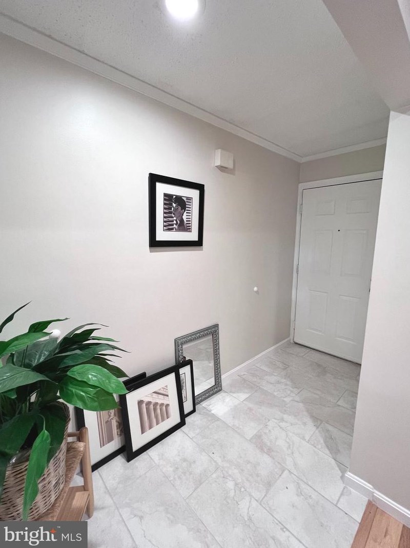 7755 Inversham Dr, Falls Church, VA 22042-4492
