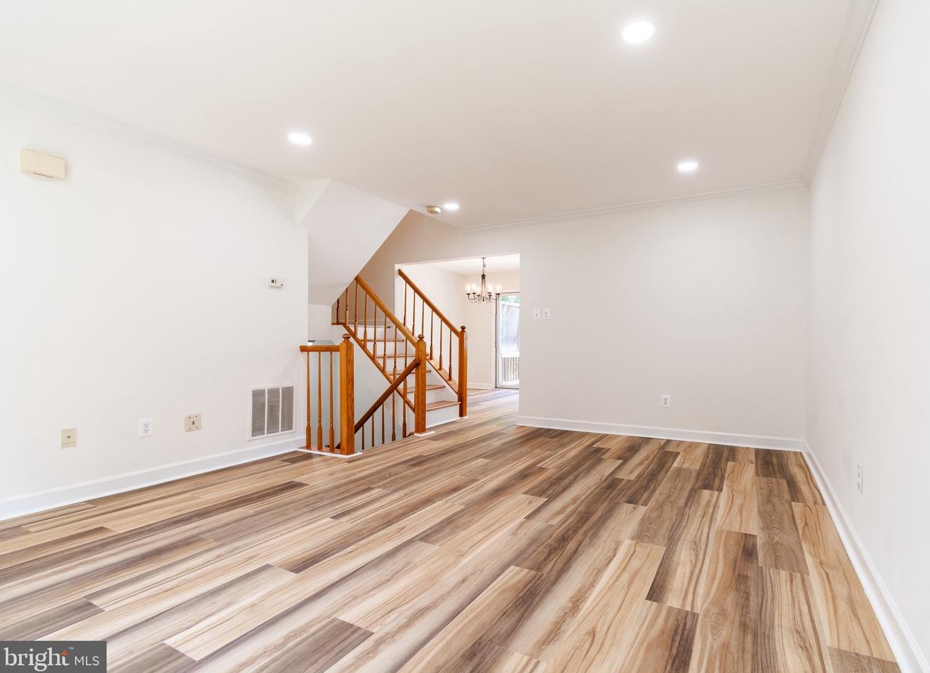 13825 Wakley Ct, Centreville VA  20121-3075 exterior