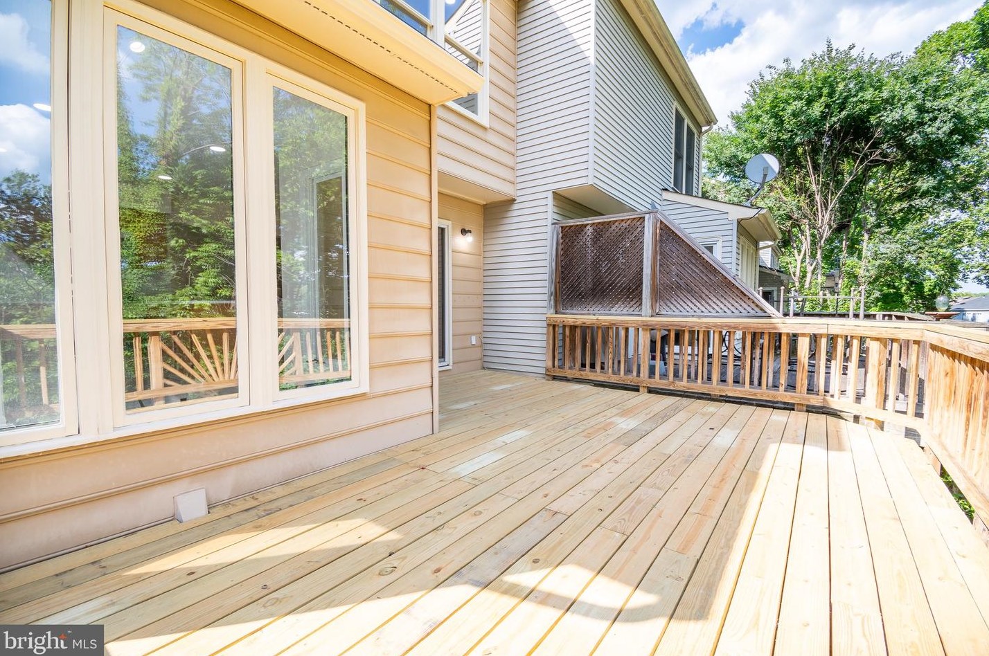 13825 Wakley Ct, Centreville VA  20121-3075 exterior