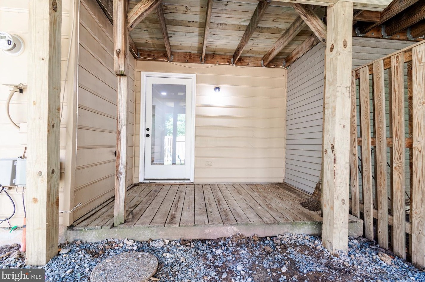 13825 Wakley Ct, Centreville VA  20121-3075 exterior