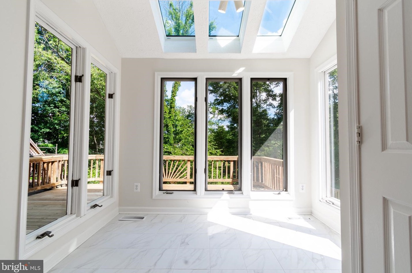 13825 Wakley Ct, Centreville VA  20121-3075 exterior