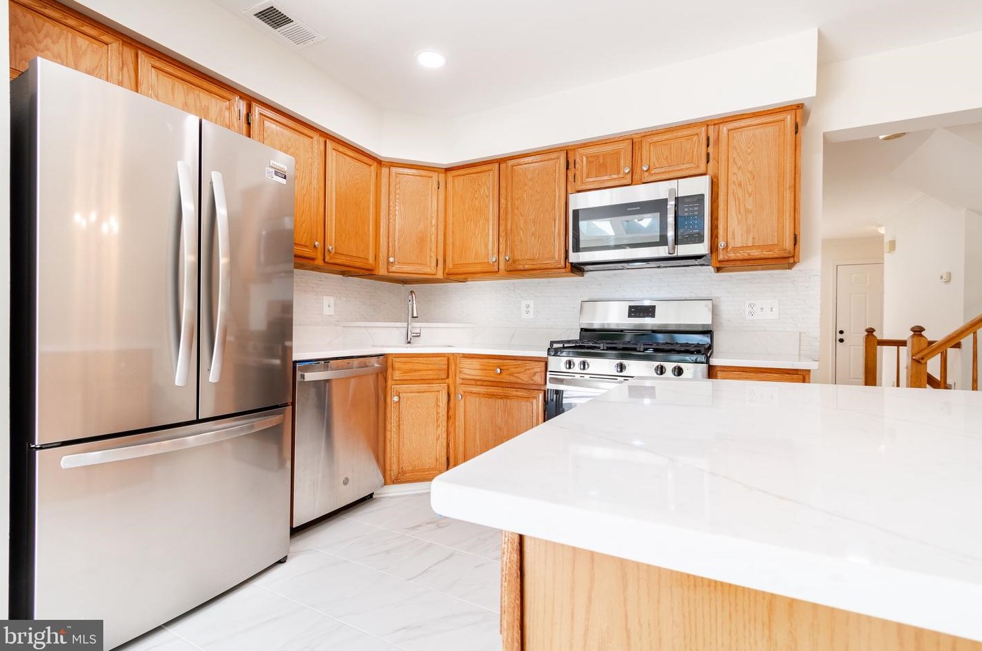 13825 Wakley Ct, Centreville VA  20121-3075 exterior