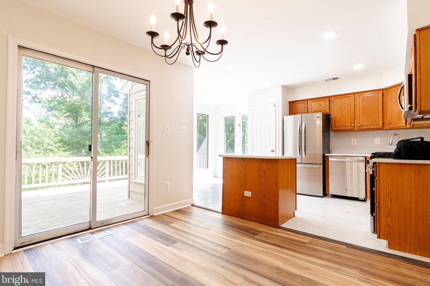 13825 Wakley Ct, Centreville VA  20121-3075 exterior