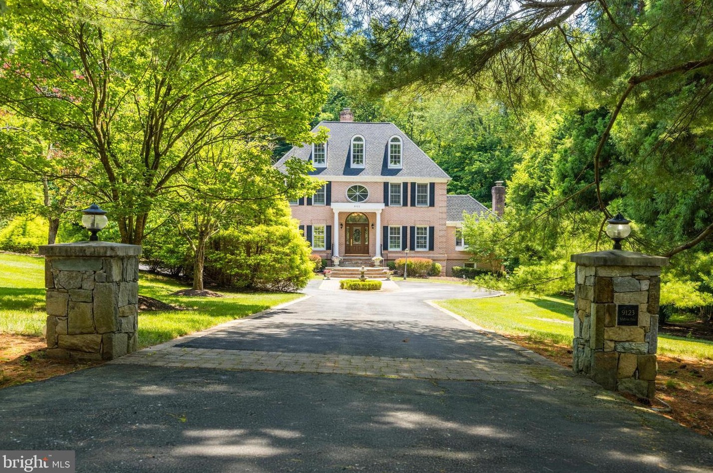 9123 Maria Ave, Great Falls, VA 22066
