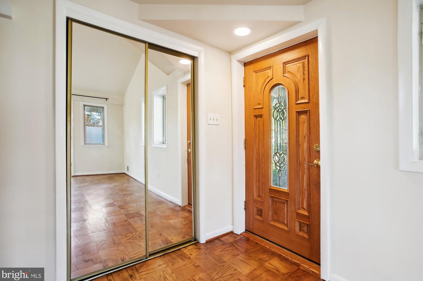 8509 Cyrus Pl, Alexandria VA  22308-2014 exterior