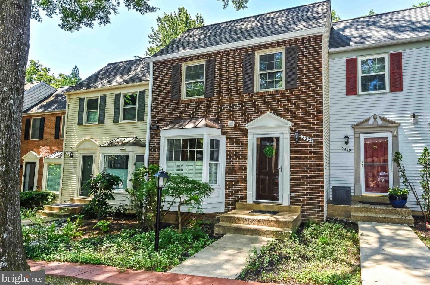 8227 Goldstream Ct, Vienna, VA 22182