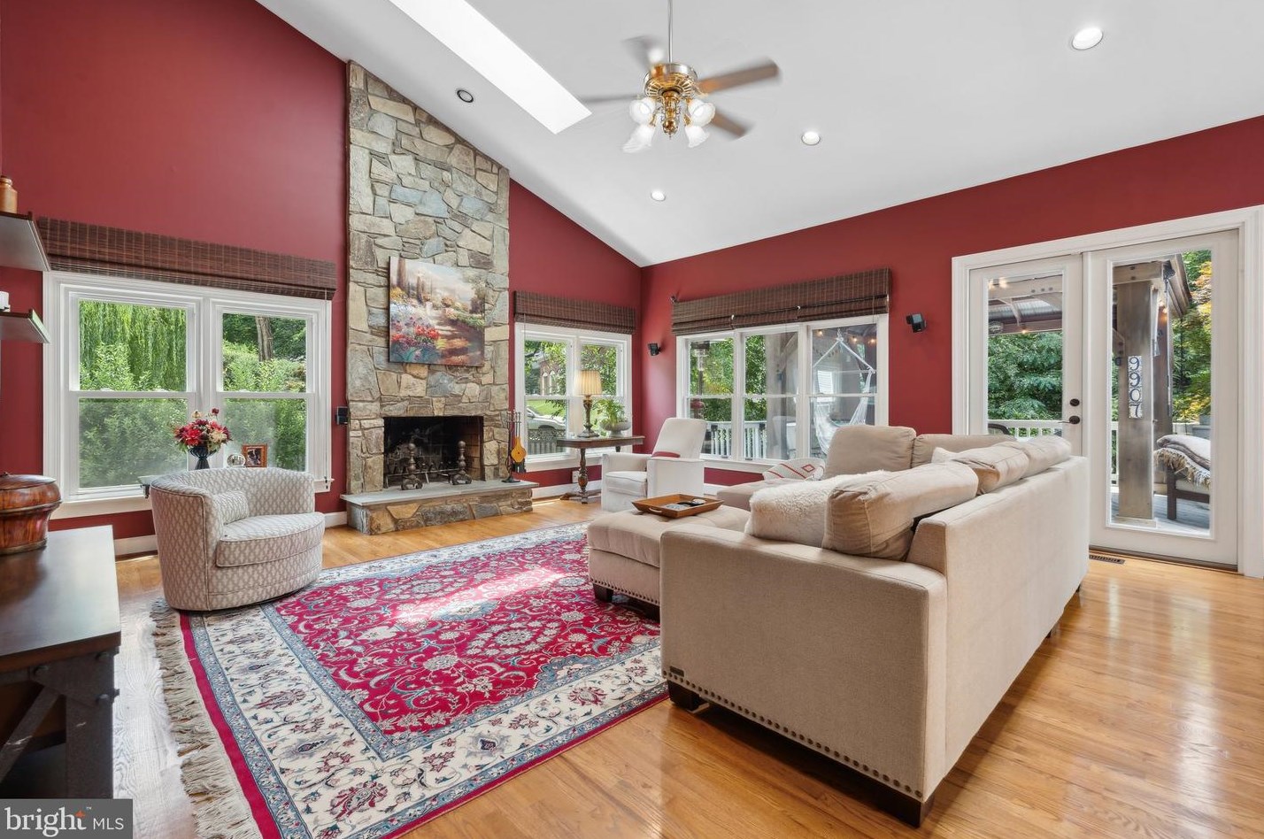 9907 Chappell Ln, Vienna, VA 22181