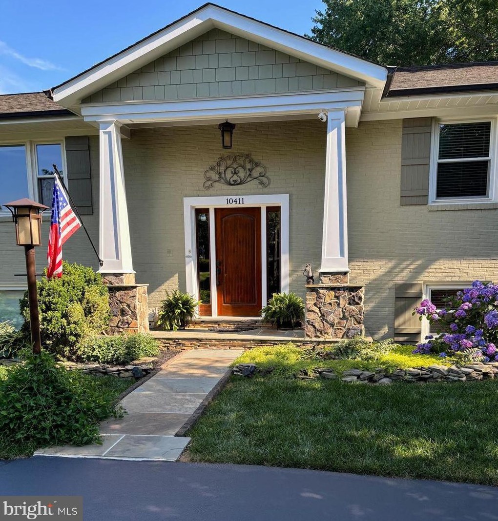 10411 Huntrace Way, Vienna, VA 22182