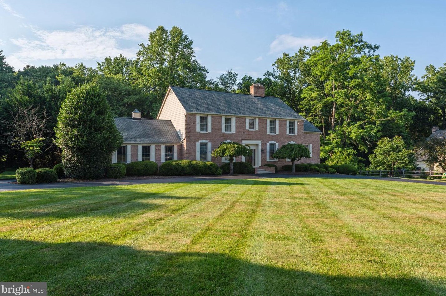806 Lake Windermere Ct, Great Falls, VA 22066
