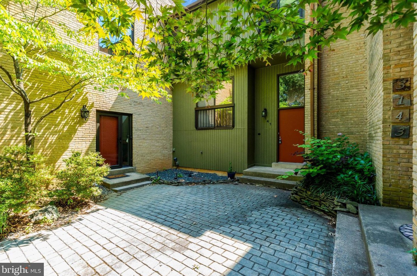 3141 Eakin Park Ct, Fairfax, VA 22031-2614