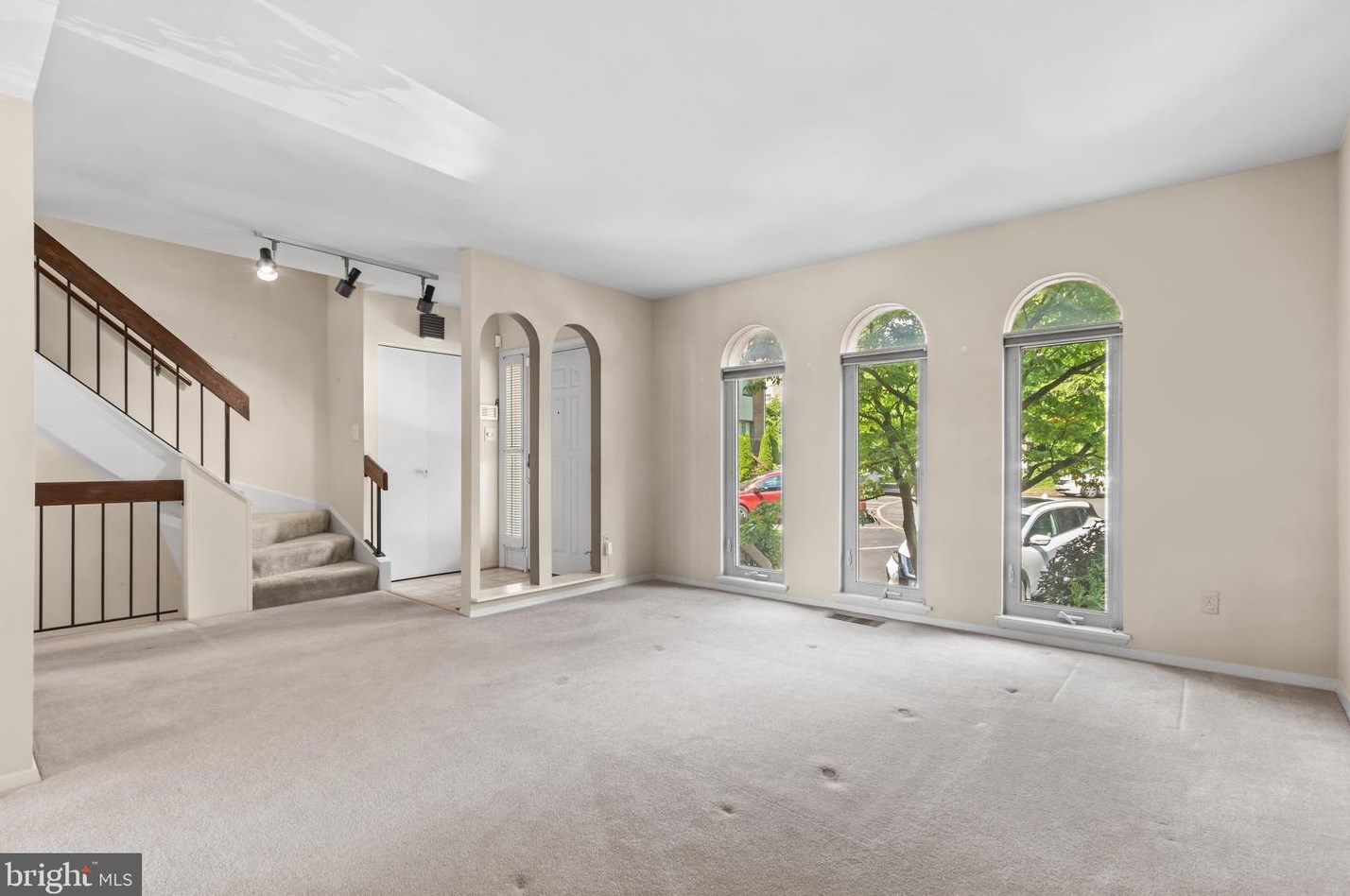 4631 Mayhunt Ct, Alexandria, VA 22312