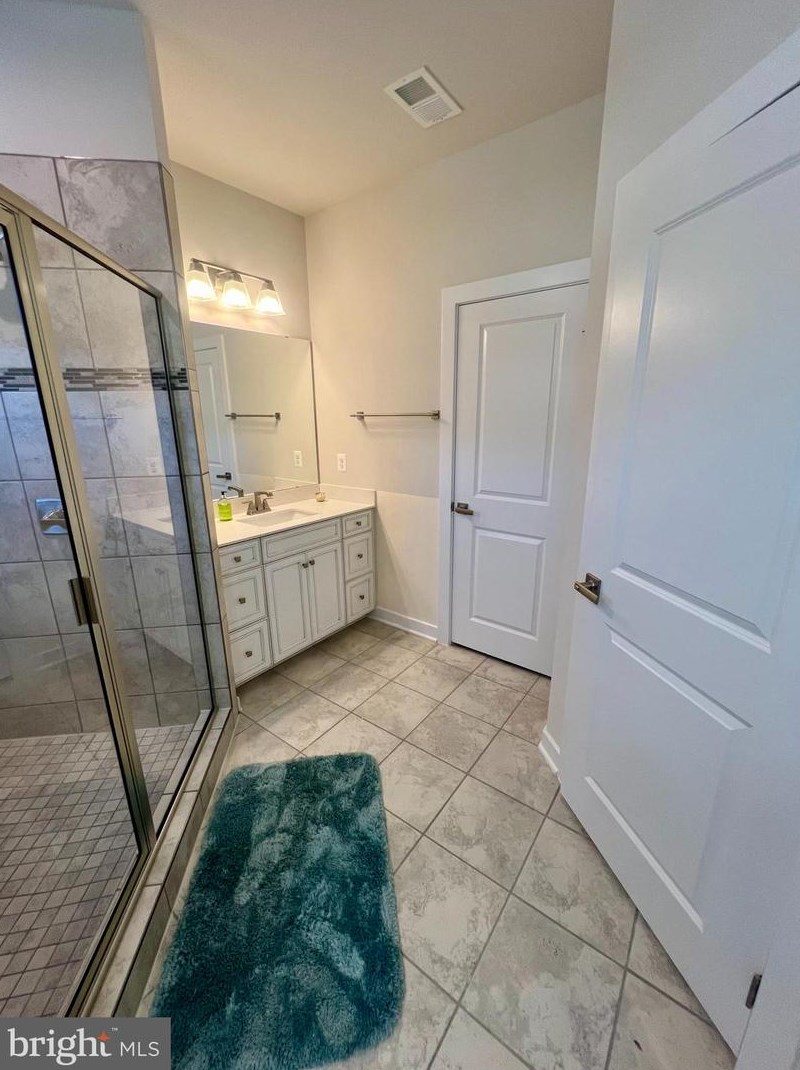 14077 Sunrise Vly Dr, Herndon VA 20191-3301 exterior