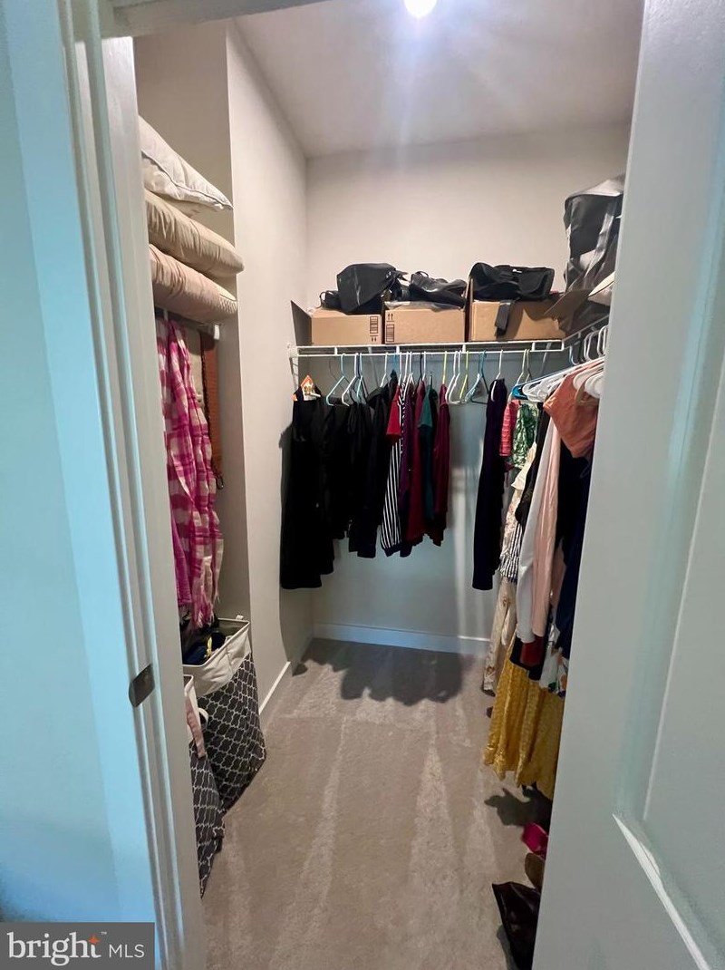 14077 Sunrise Vly Dr, Herndon VA 20191-3301 exterior