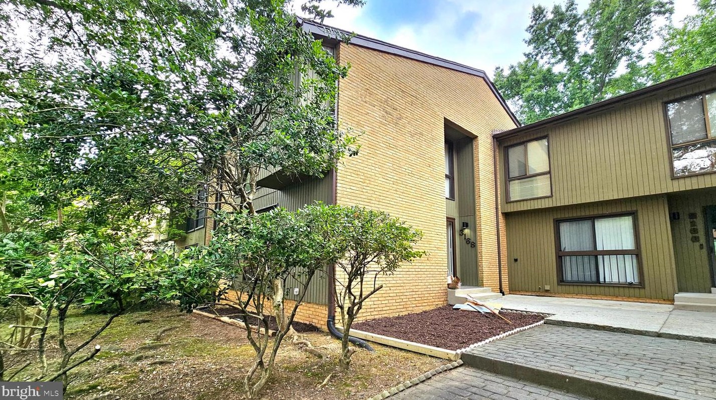 3168 Colchester Brook Ln, Fairfax, VA 22031-2607