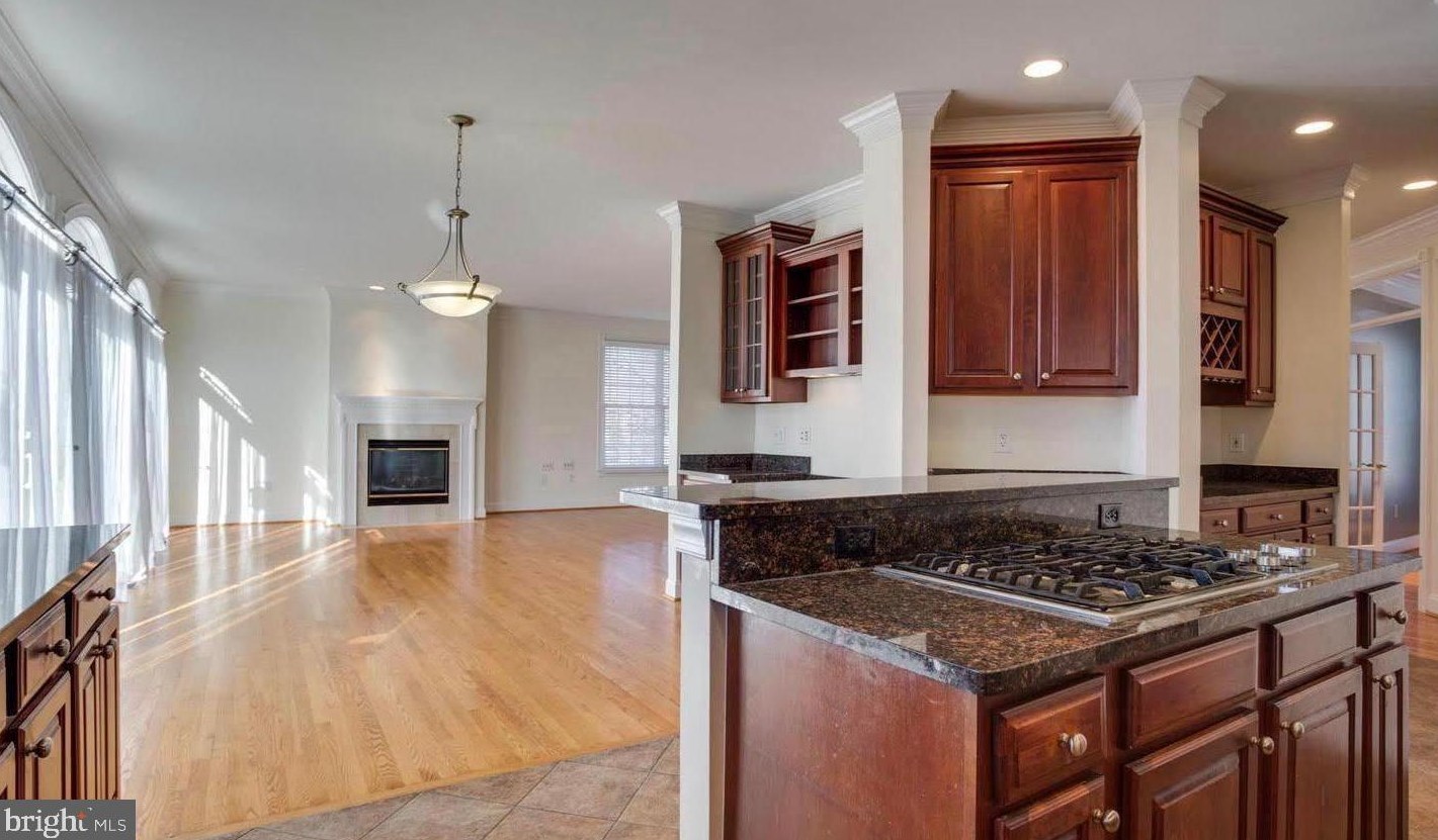 2200 Harithy Dr, Vienna VA  22027-1057 exterior