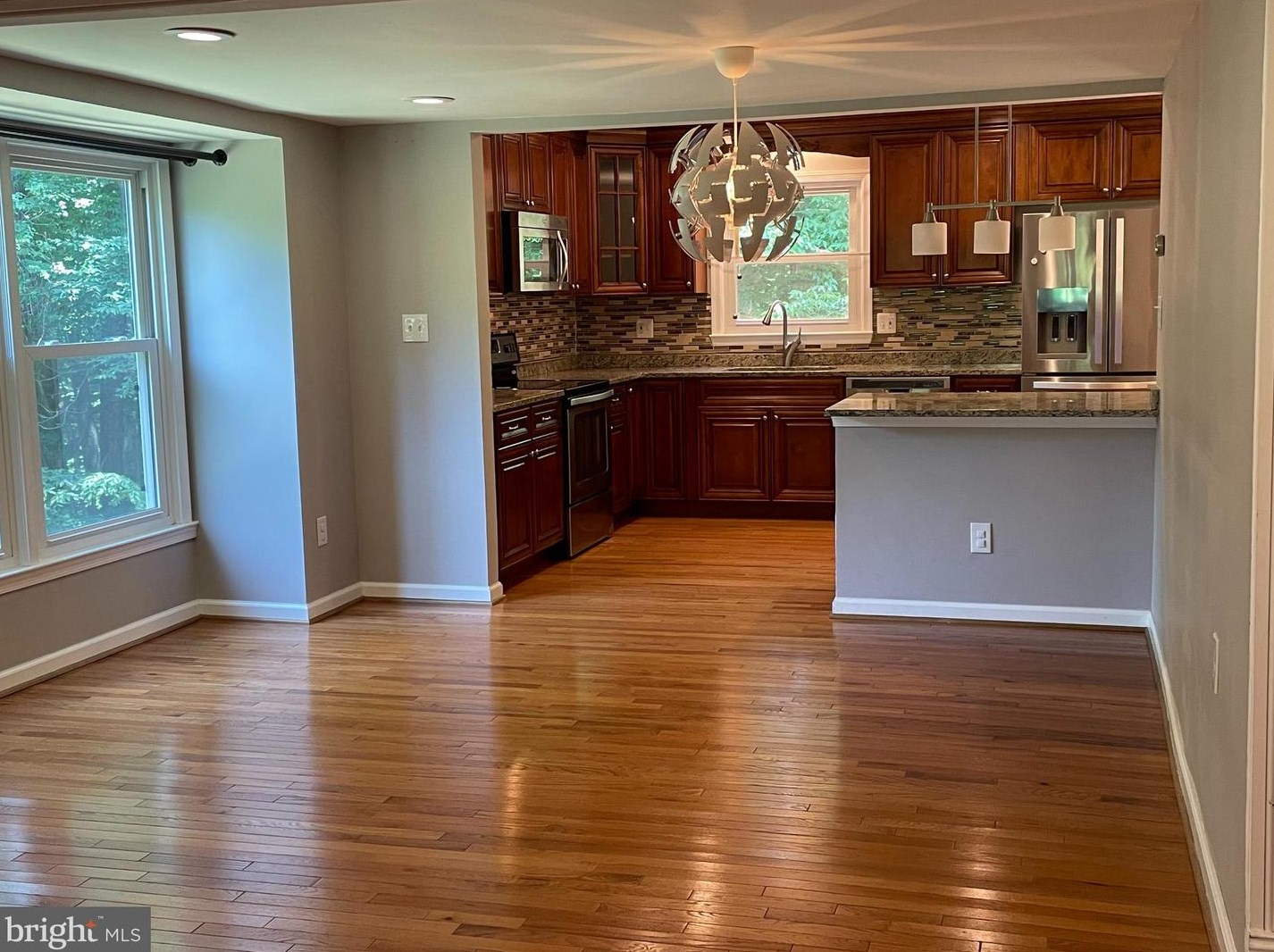 6223 Rathlin Dr, Springfield VA  22152-2157 exterior