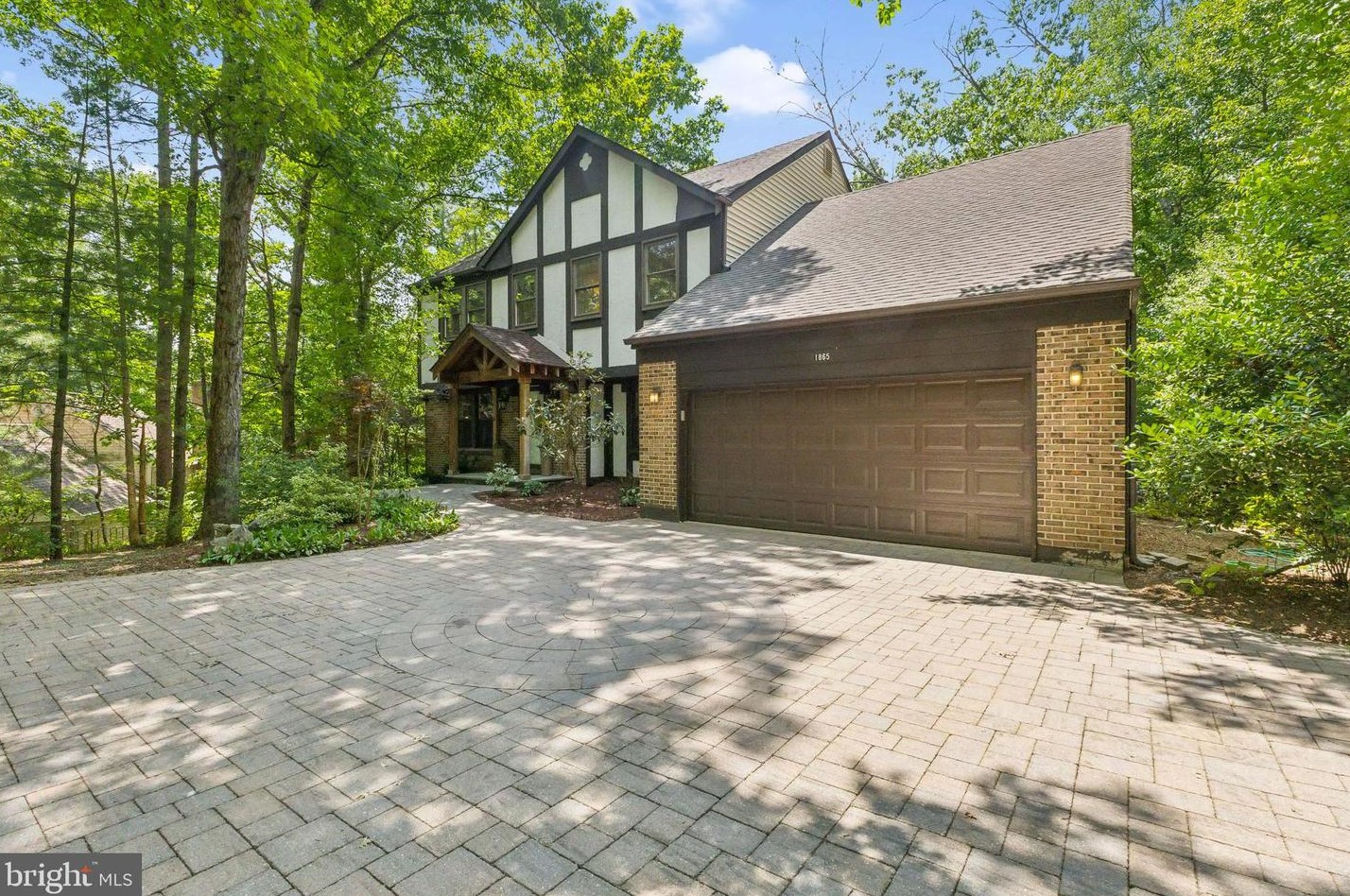 1865 Post Oak Trl, Herndon, VA 20191-5219