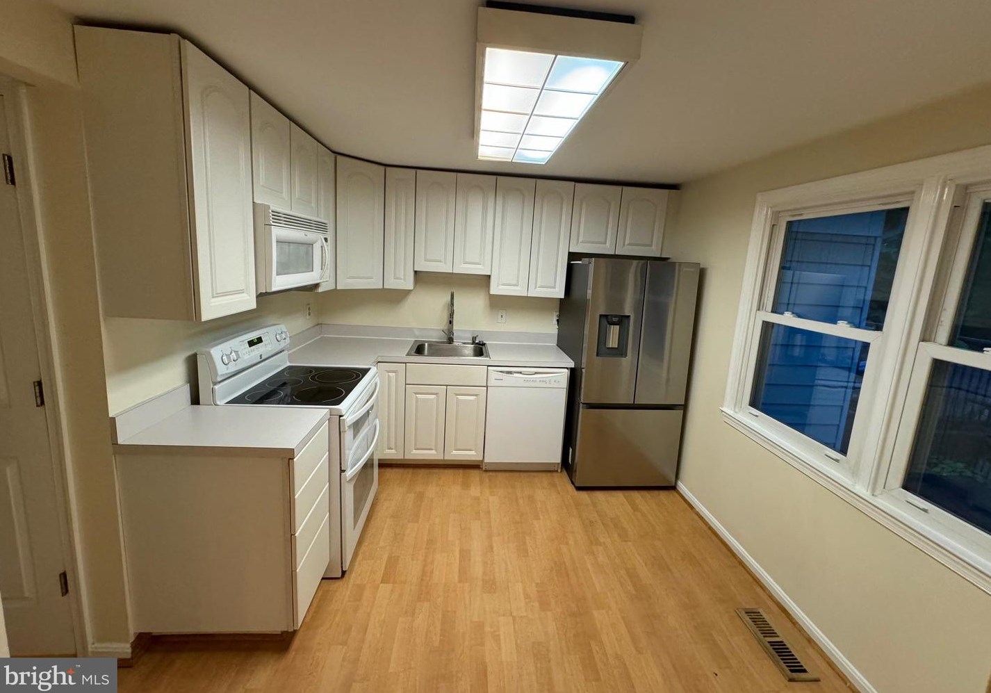 3039 Silent Valley Dr, Fairfax, VA 22031