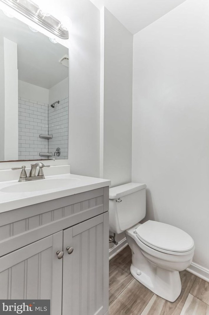 8210 Clifton Farm Ct, Alexandria VA  22306-3260 exterior