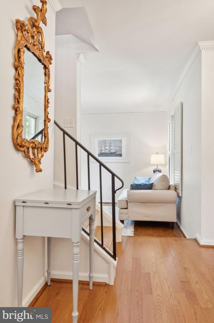 8210 Clifton Farm Ct, Alexandria VA  22306-3260 exterior