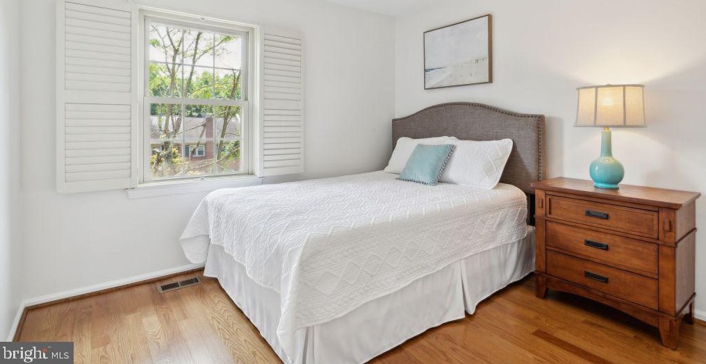 8210 Clifton Farm Ct, Alexandria VA  22306-3260 exterior