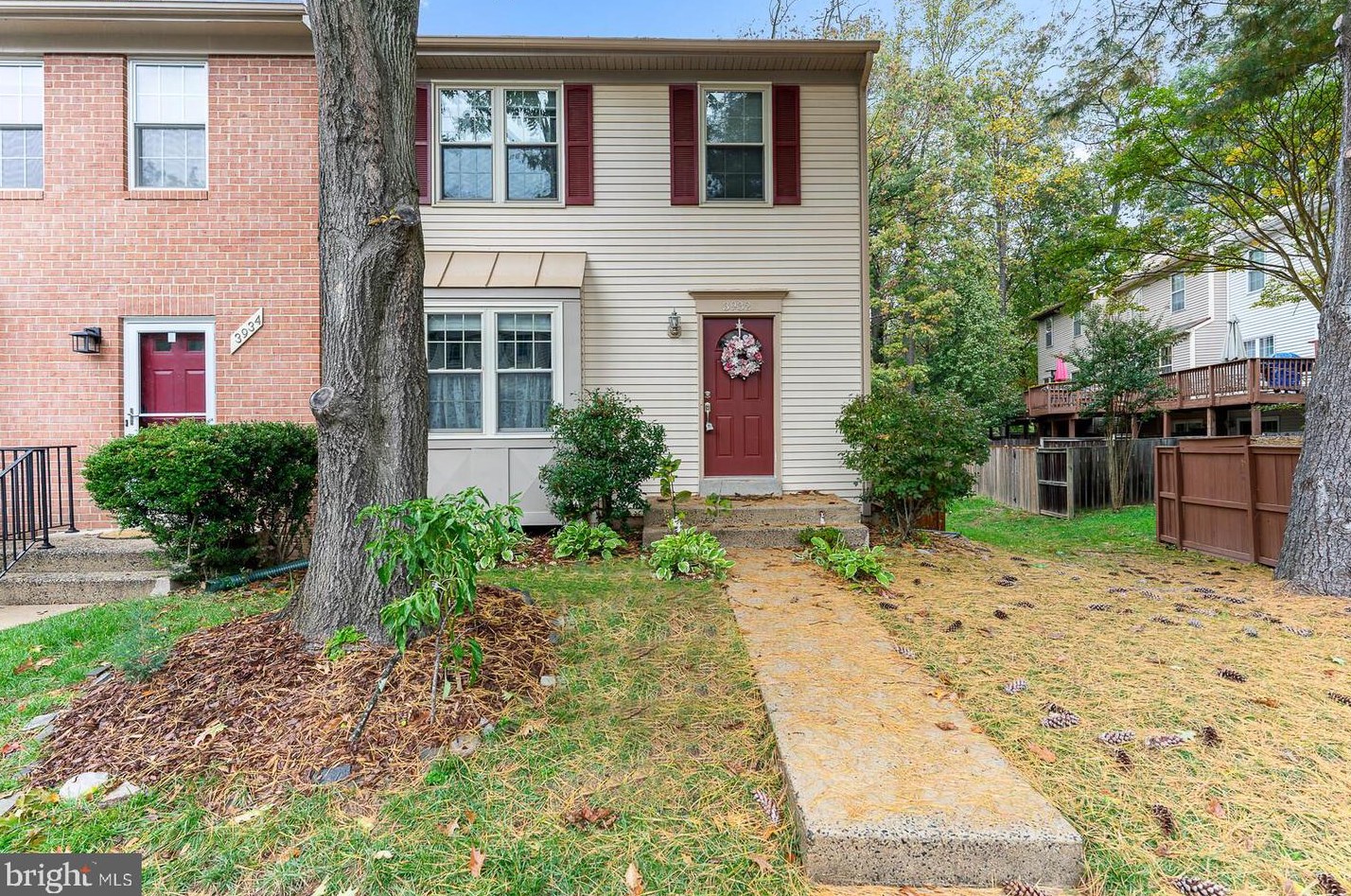3932 Collis Oak Ct, Fairfax, VA 22033
