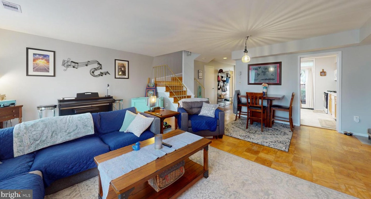 5729 Kings Hwy, Alexandria, VA 22303-1402