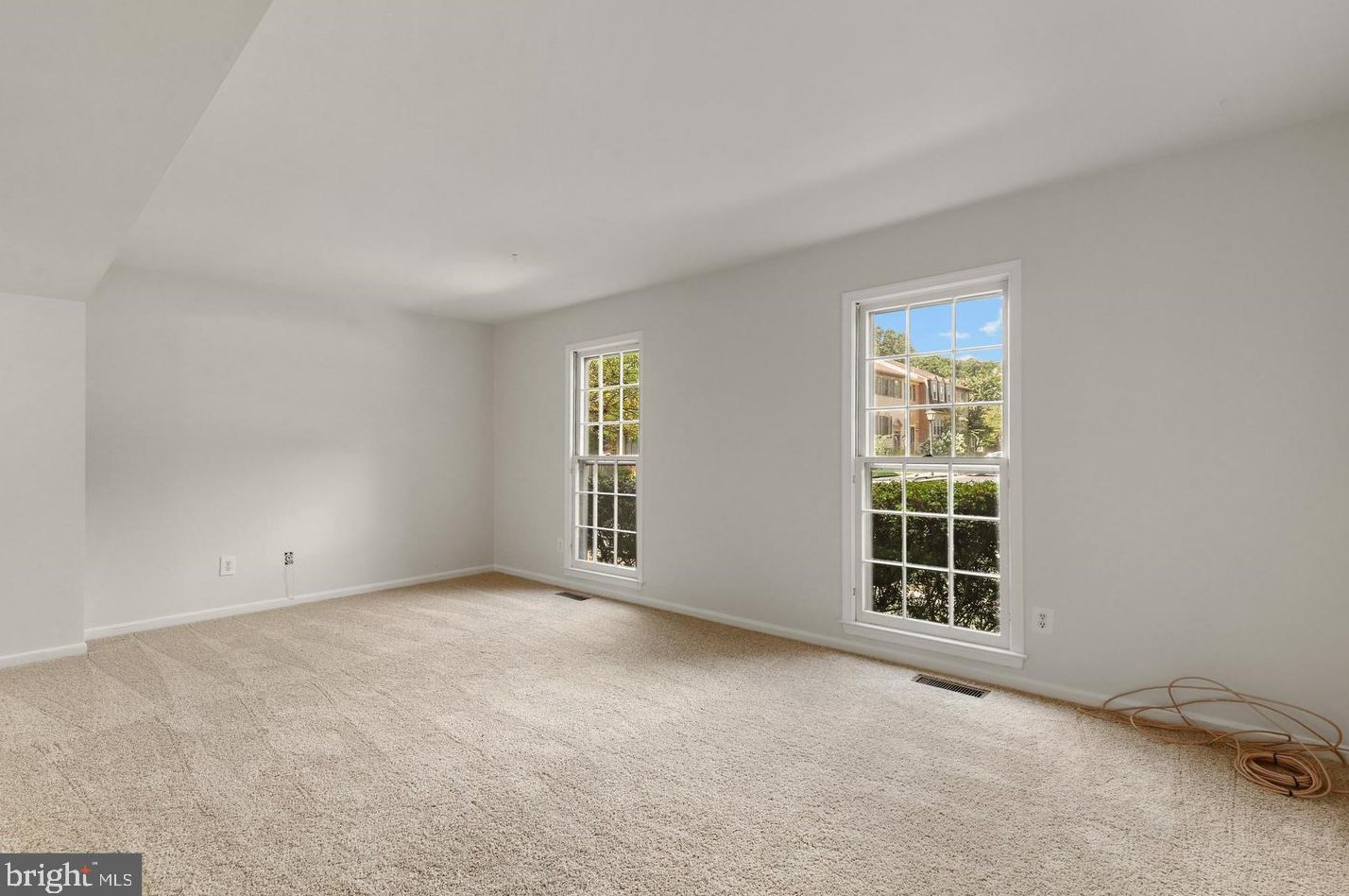 9601 Scotch Haven Dr, Vienna, VA 22181
