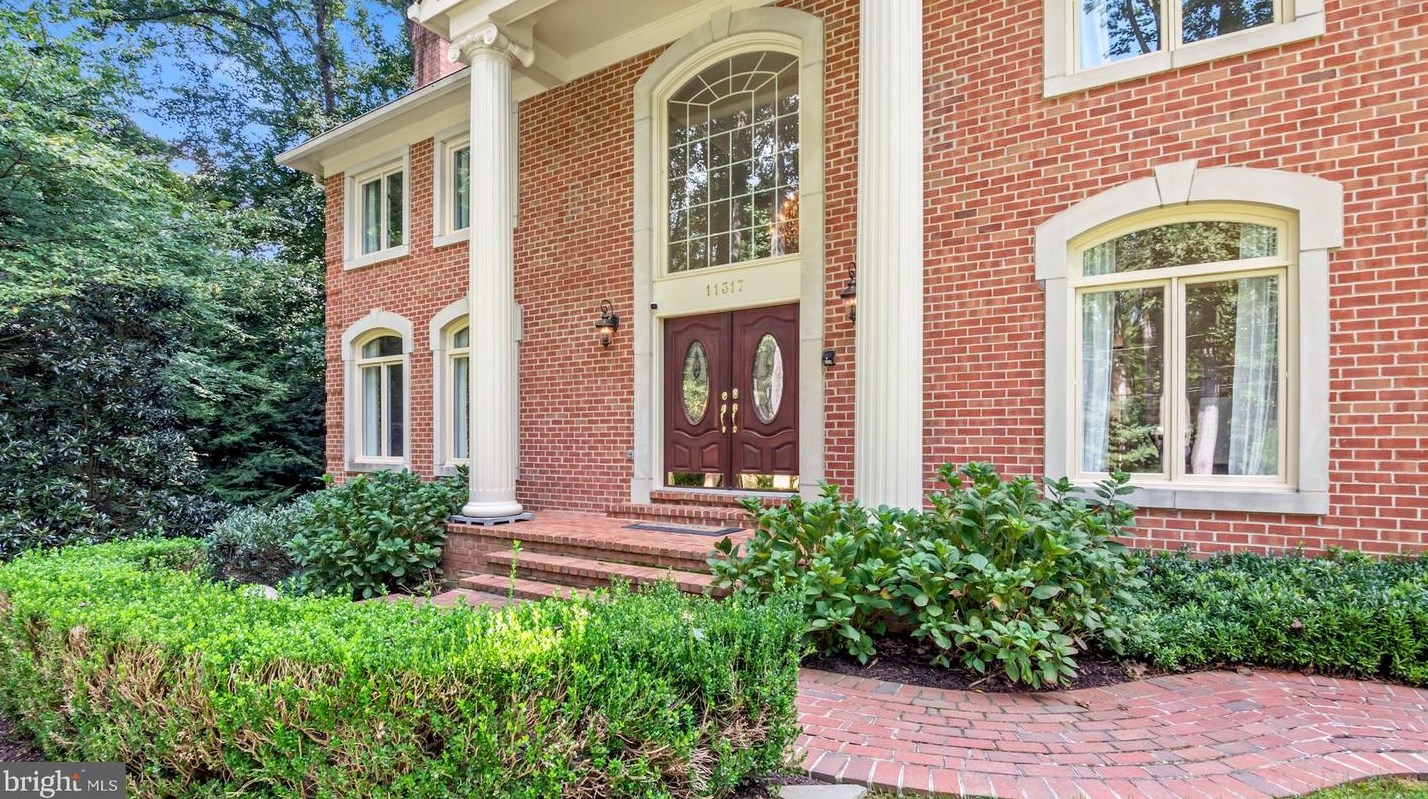 11317 Beach Mill Rd, Great Falls, VA 22066