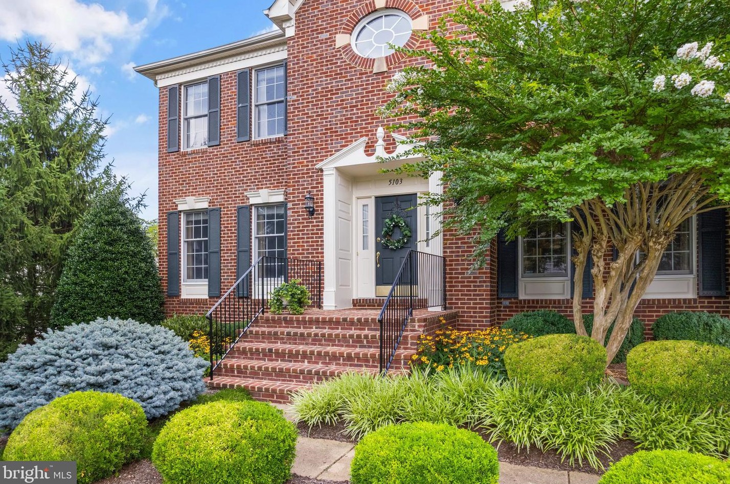 5103 Grande Forest Ct, Centreville, VA 20120-6438