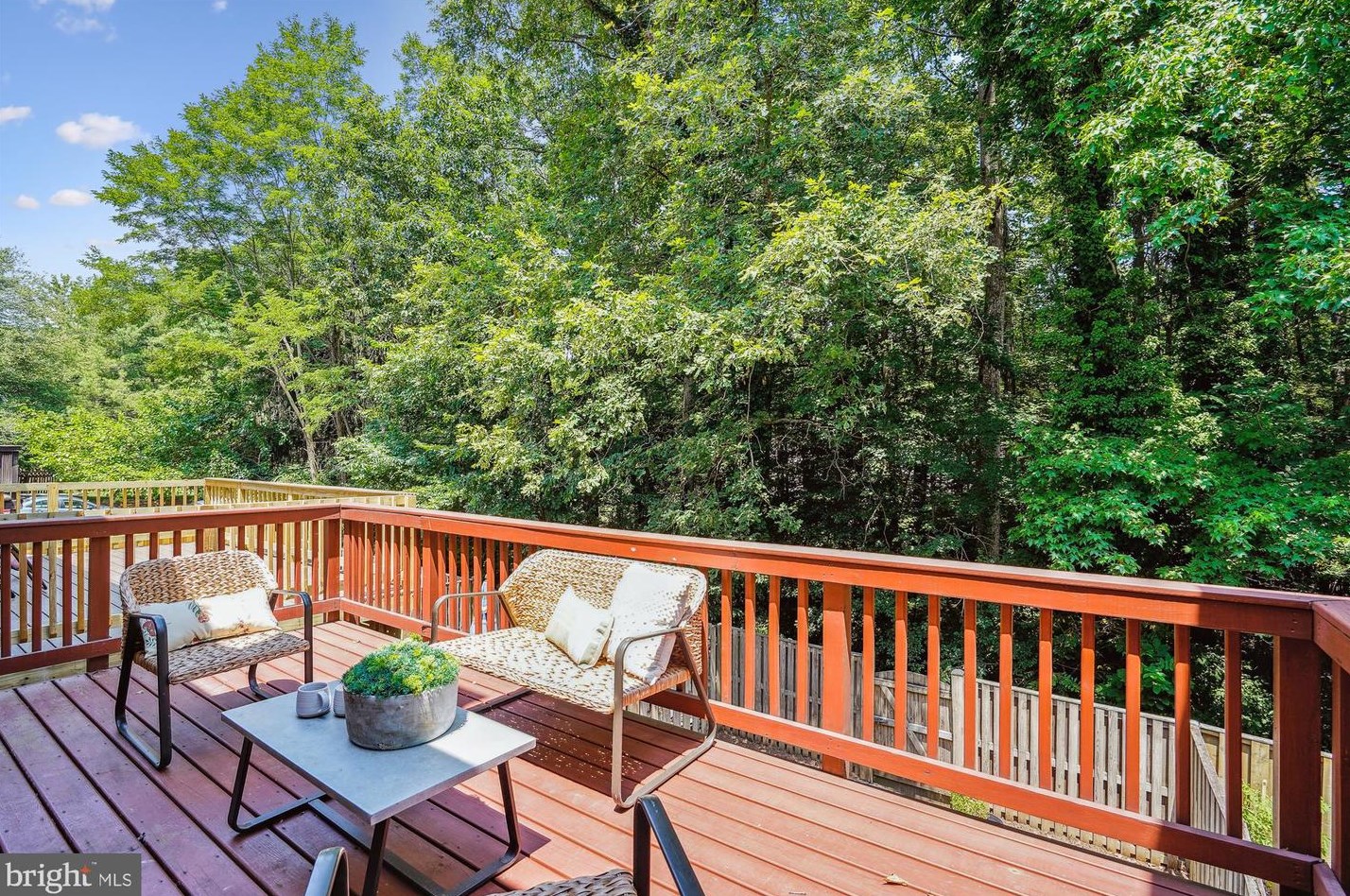 6507 Field Master Dr, Springfield VA  22152-2150 exterior