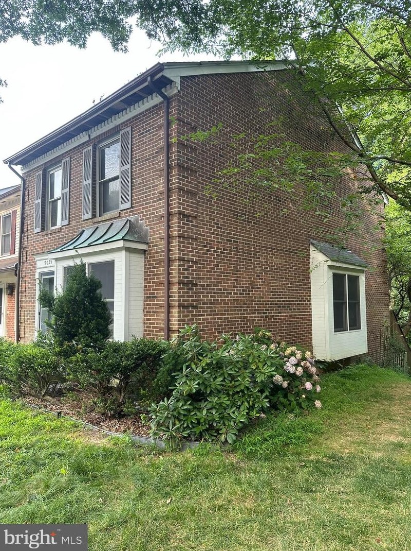 9025 Mulvaney Ct, Springfield, VA 22152-2136