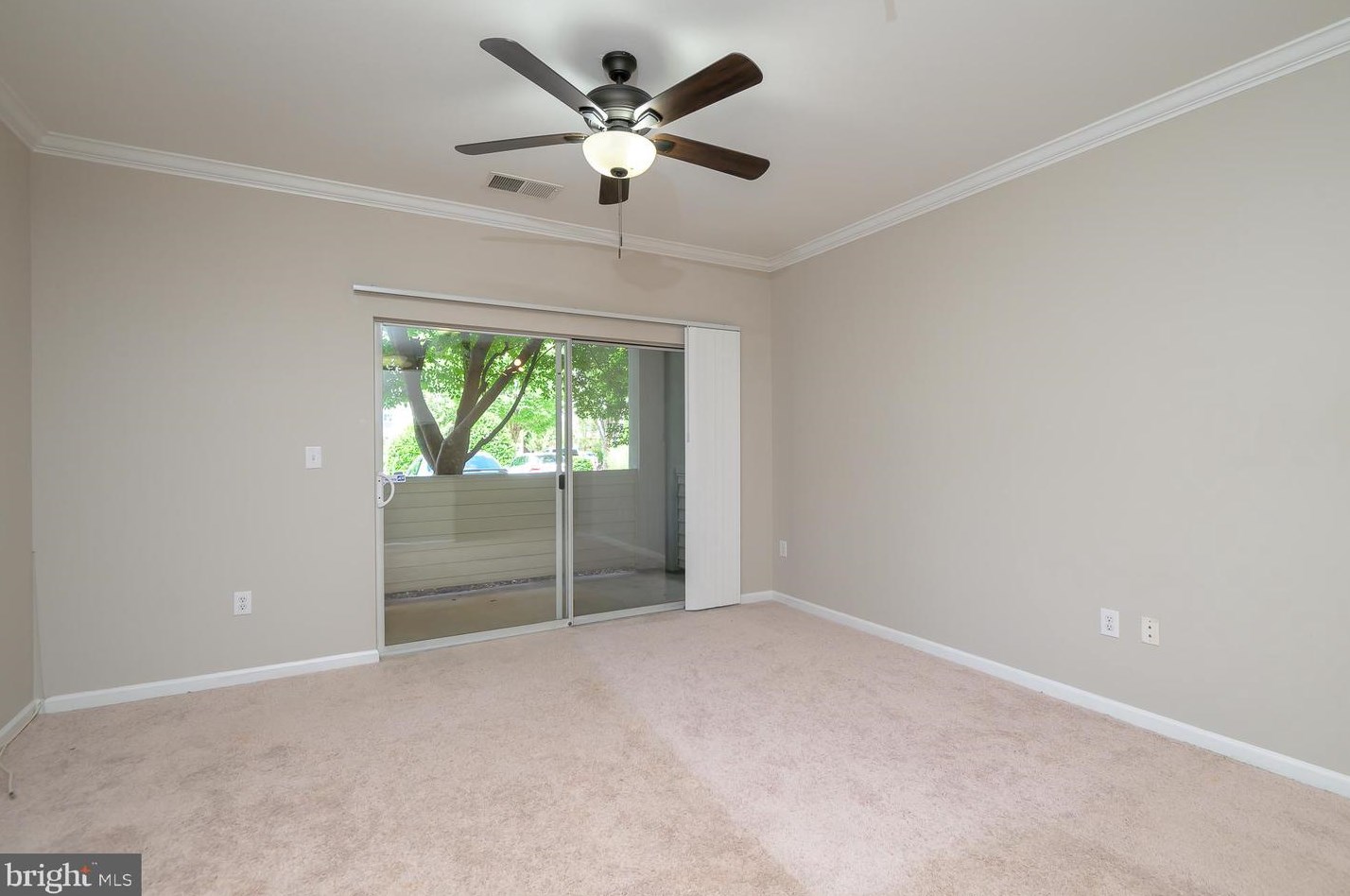 12144 Garden Grove Cir #101, Fairfax, VA 22030