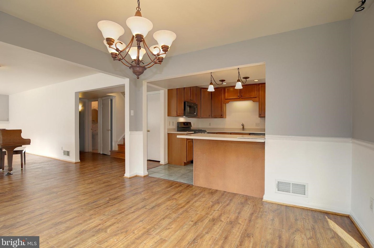 8510 Thames St, Springfield VA  22151-1324 exterior