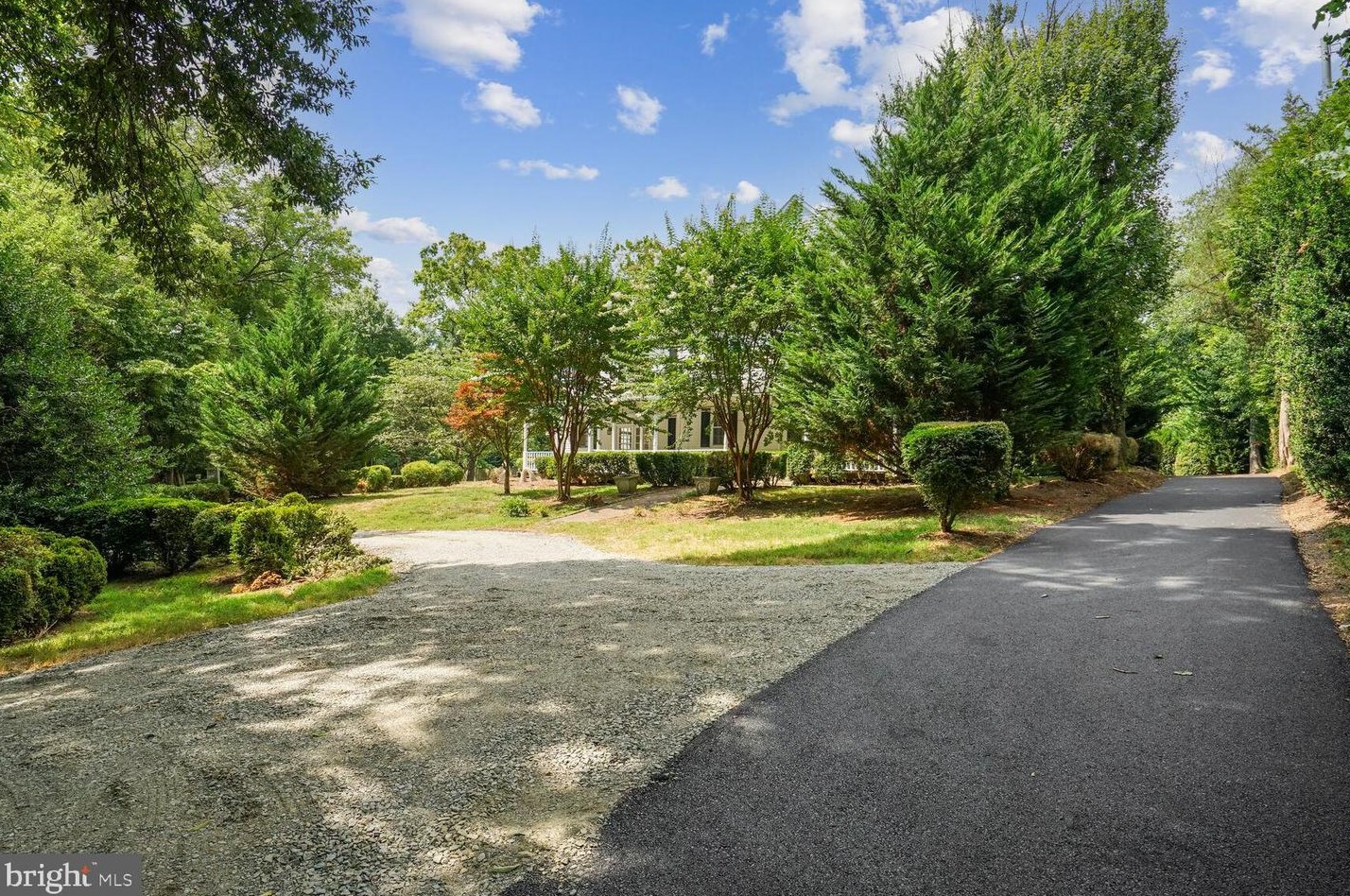 10101 Colvin Run Rd, Great Falls, VA 22066
