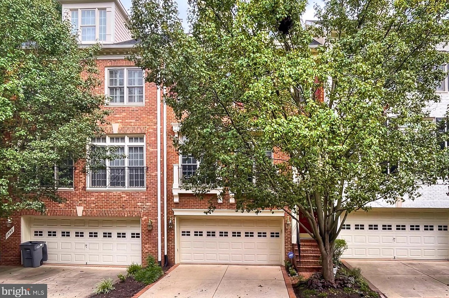 7487 Carriage Hills Dr, Mc Lean, VA 22102-2946