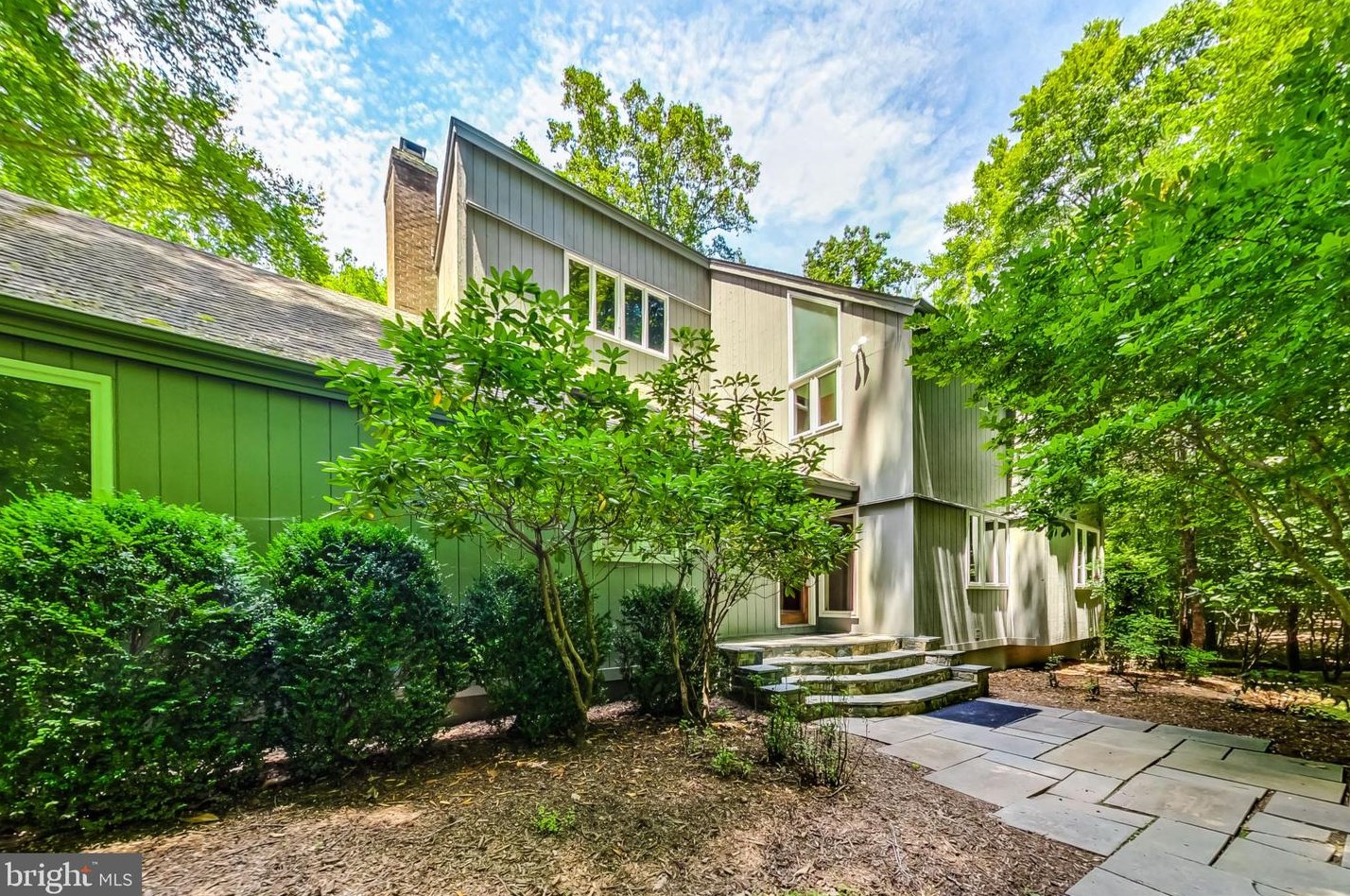 9206 Potomac Ridge Rd, Great Falls, VA 22066