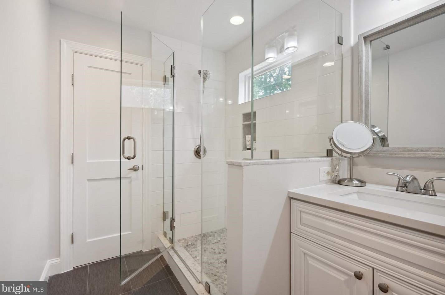 7126 Carol Ln, Falls Church VA  22042-3714 exterior